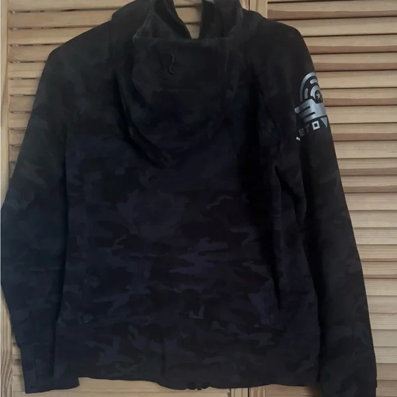 Lululemon Black Camo Zip-Up Hoodie Sz 10 - Picture 3 of 5